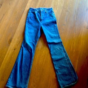 Old Navy Higher-high rise Flare size 6